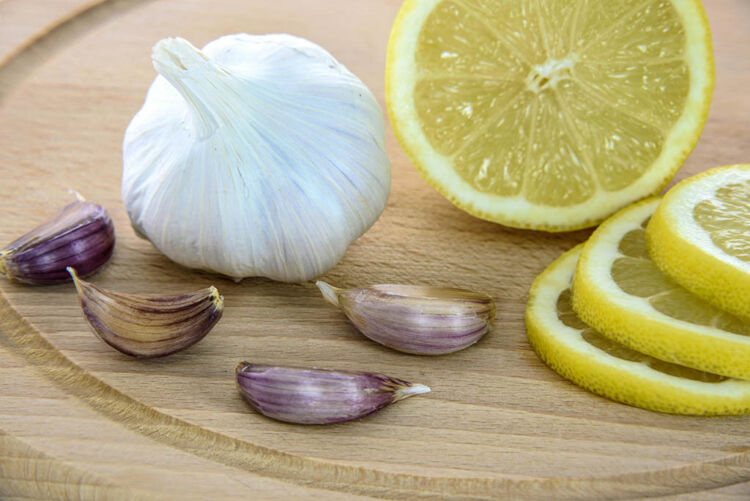 Health-Benefits-Antioxidants-image-lemon-garlic