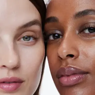 Two women's faces close up, labelled "Light Aura" and "Rich Aura".