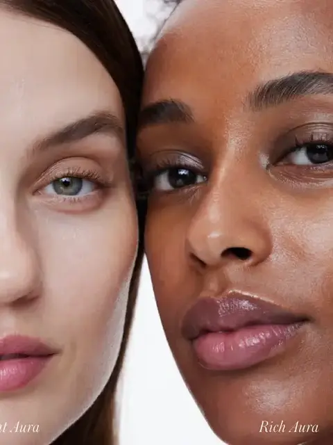 Two women's faces close up, labelled "Light Aura" and "Rich Aura".