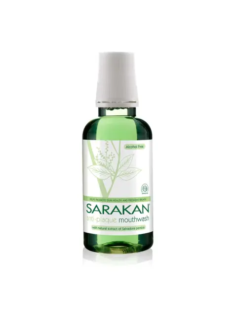 Sarakan anti-plaque mouthwash bottle, alcohol-free, with Salvadora persica extract.