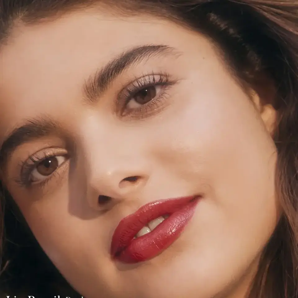 Woman with red lips, text: Lip Pencil Pavla, Liplights Babette.
