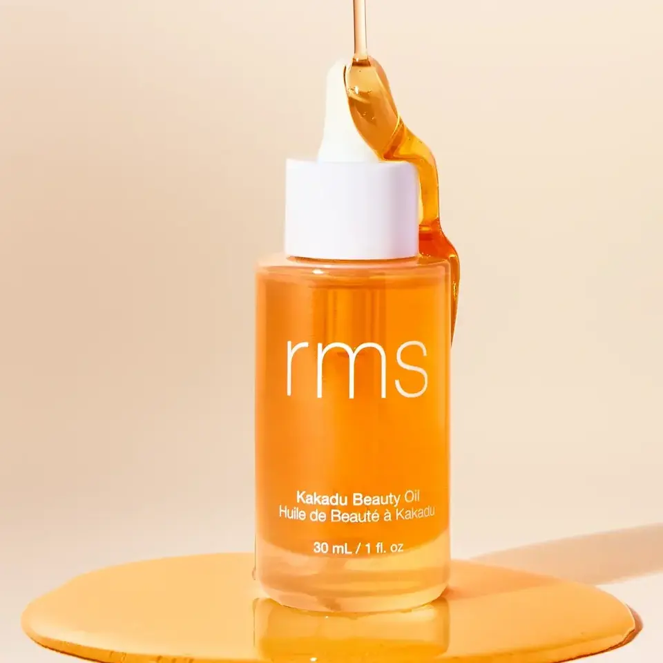 RMS Kakadu Beauty Oil bottle with dropper, 30 ml, on a light background.