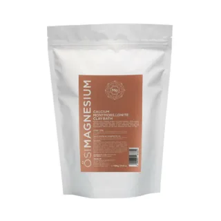 White pouch of calcium montmorillonite clay bath, 1000g, with brown label and barcode.