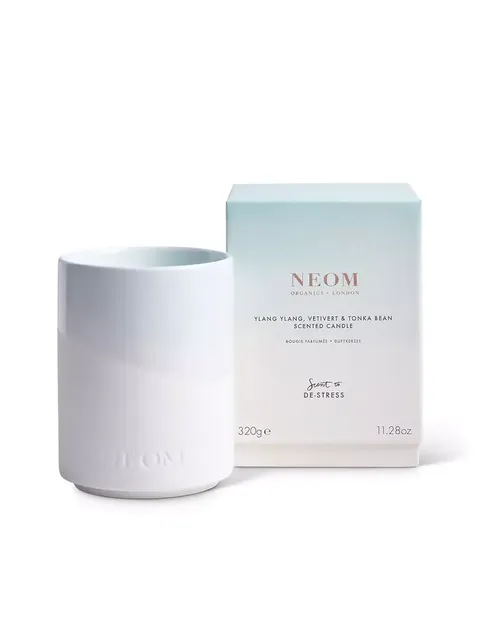 White candle with NEOM box, ylang ylang, vetivert, tonka bean scent, 320g.